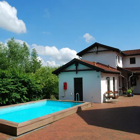 In Dargun Mit Schwimmbad