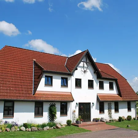 In Dargun Mit Schwimmbad *